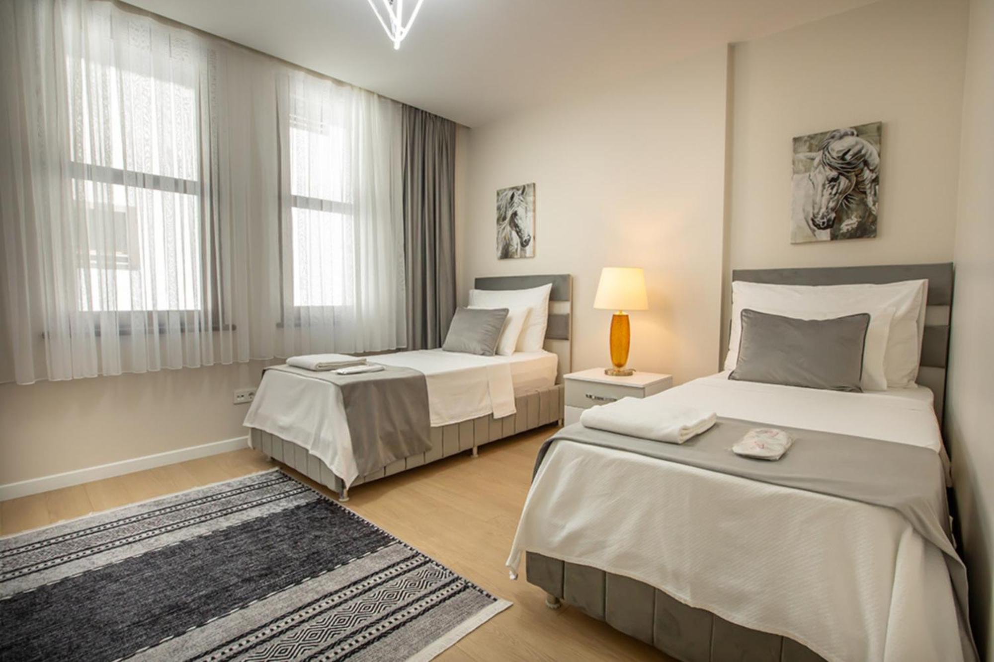 Millennium Istanbul Golden Horn Hotel Buitenkant foto A room at the hotel
